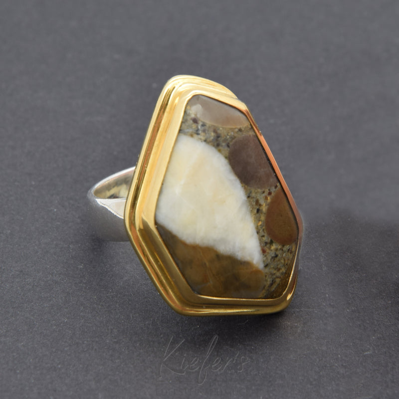 Ring Nagelfluh bicolor